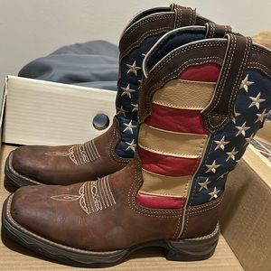 Durango women’s boots size 6.5 nothing wrong with them. I just didn’t like them.